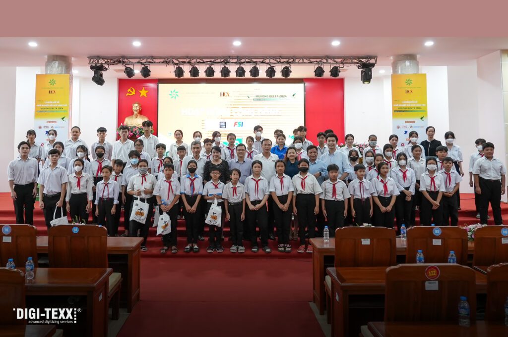 DIGI-TEXX Granted Scholarships For Underprivileged Students In Hau Giang Province
