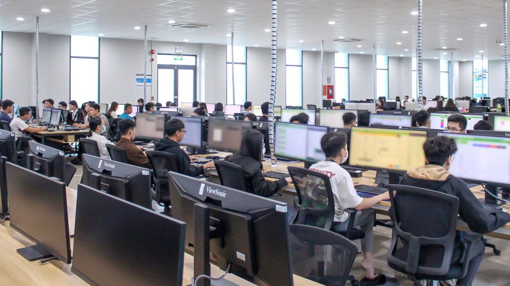 How E-commerce Businesses Benefit from Outsourced Data Entry Services 7 How E-commerce Businesses Benefit from Outsourced Data Entry Services