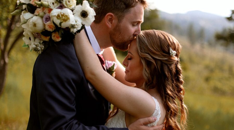 Professional Wedding Photo Retouching | High-End Editing Services 5 How to Retouch Wedding Photos (3)