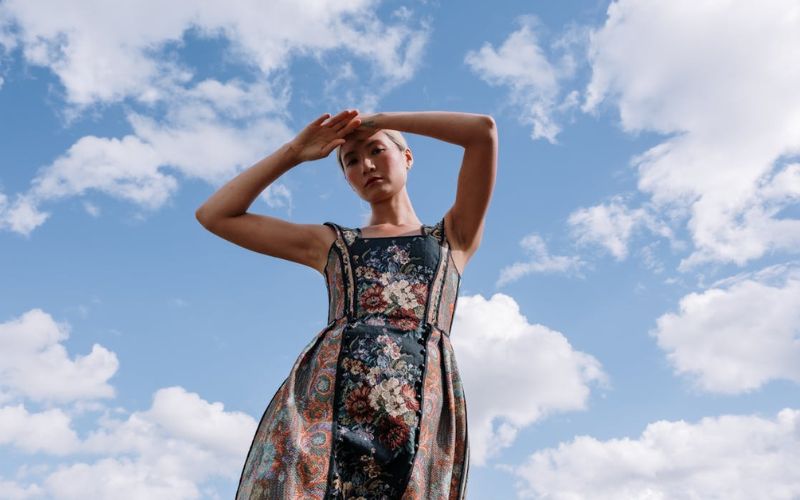 10+ Fashion Photo Composition Tips For Eye-Catching Shots 8 10+ Fashion Photo Composition Tips For Eye-Catching Shots - Experiment with Angles