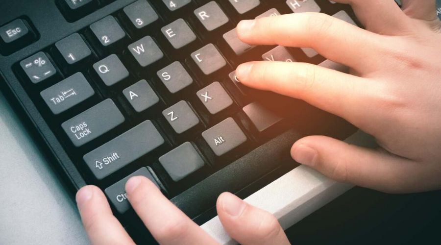 Top Data Entry Skills You Need to Get Hired in 2025 10 How To Develop Data Entry Skills_ (2)