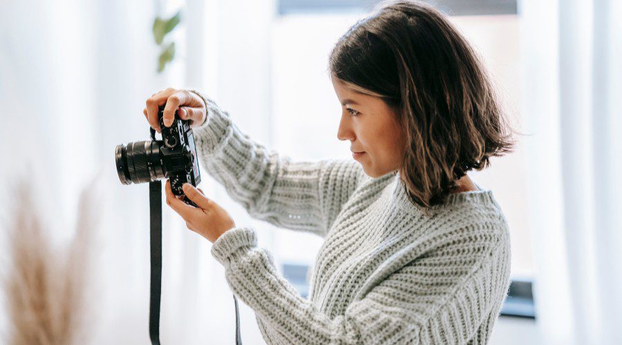 How to Retouch Blurry Photos After They’re Taken 2 Why Do Photos Become Blurry_ - Camera shake