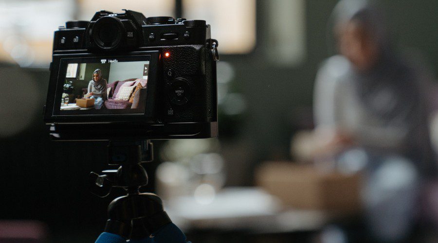 How to Retouch Blurry Photos After They’re Taken 3 Why Do Photos Become Blurry_ - Incorrect focus