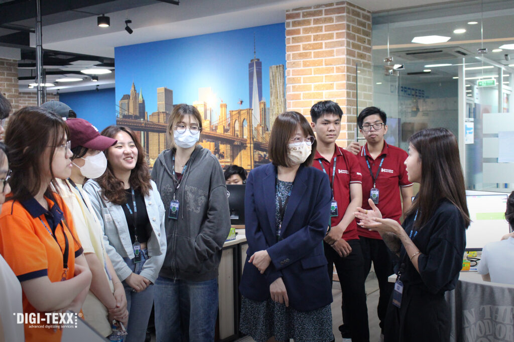 Welcomes Students From HUTECH And CMU
